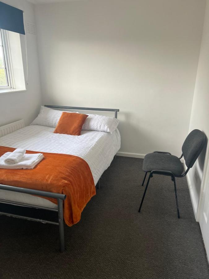 The Coral Guest House 1 Mile From Winchester Market Luaran gambar