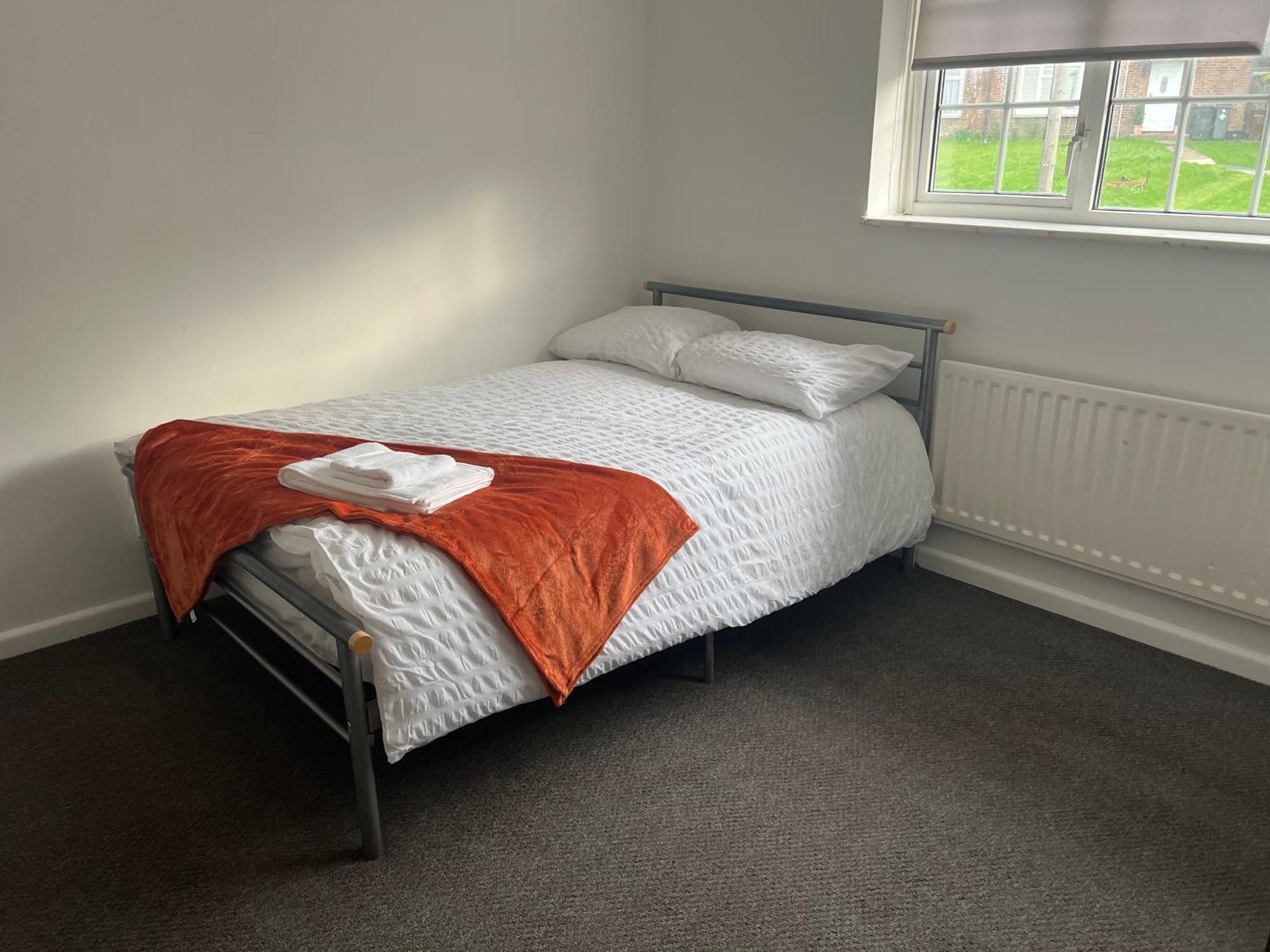The Coral Guest House 1 Mile From Winchester Market Luaran gambar