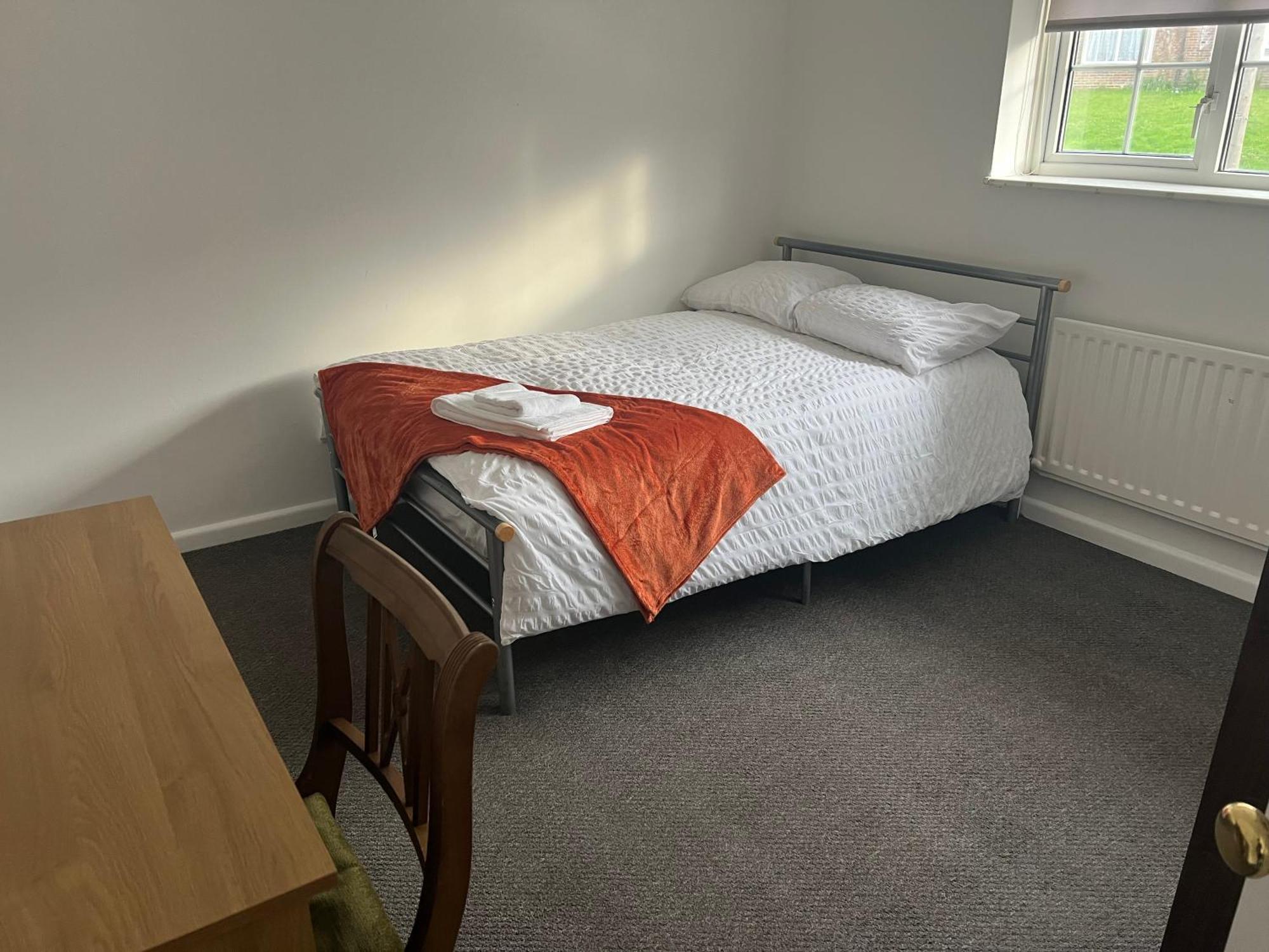 The Coral Guest House 1 Mile From Winchester Market Luaran gambar
