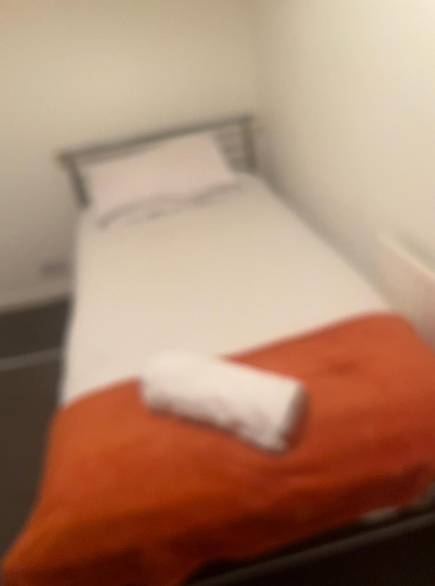 The Coral Guest House 1 Mile From Winchester Market Luaran gambar